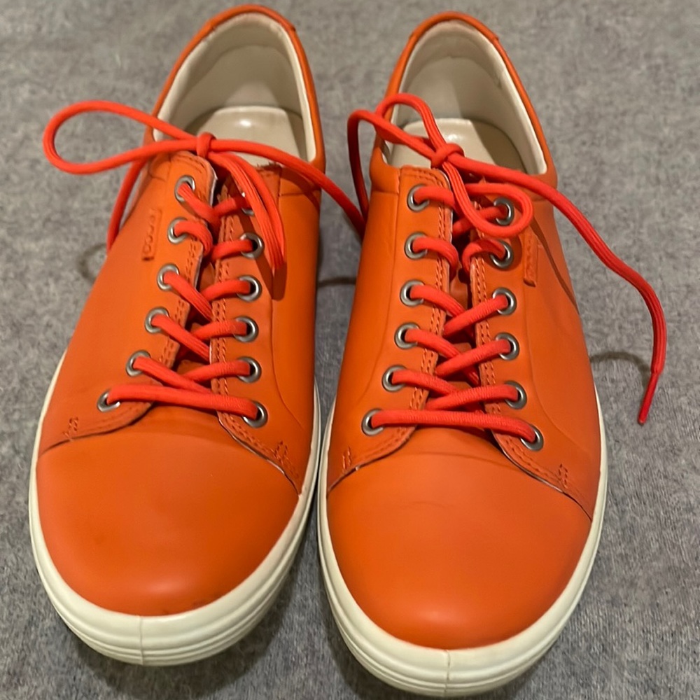 Gently used Ecco Soft 7 athletic shoes. Size 10